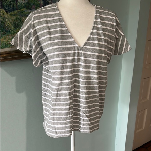 J. Crew White and Gray Flutter Sleeve Boxy Tee - Picture 1 of 5